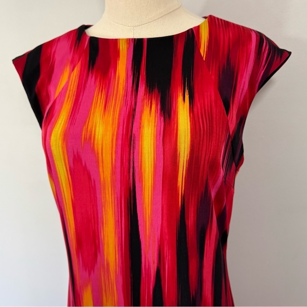 Carmen Marc Valvo Sheath Cocktail Dress Sz M Bright Knee Length Cap Sleeve EUC! - Picture 2 of 11